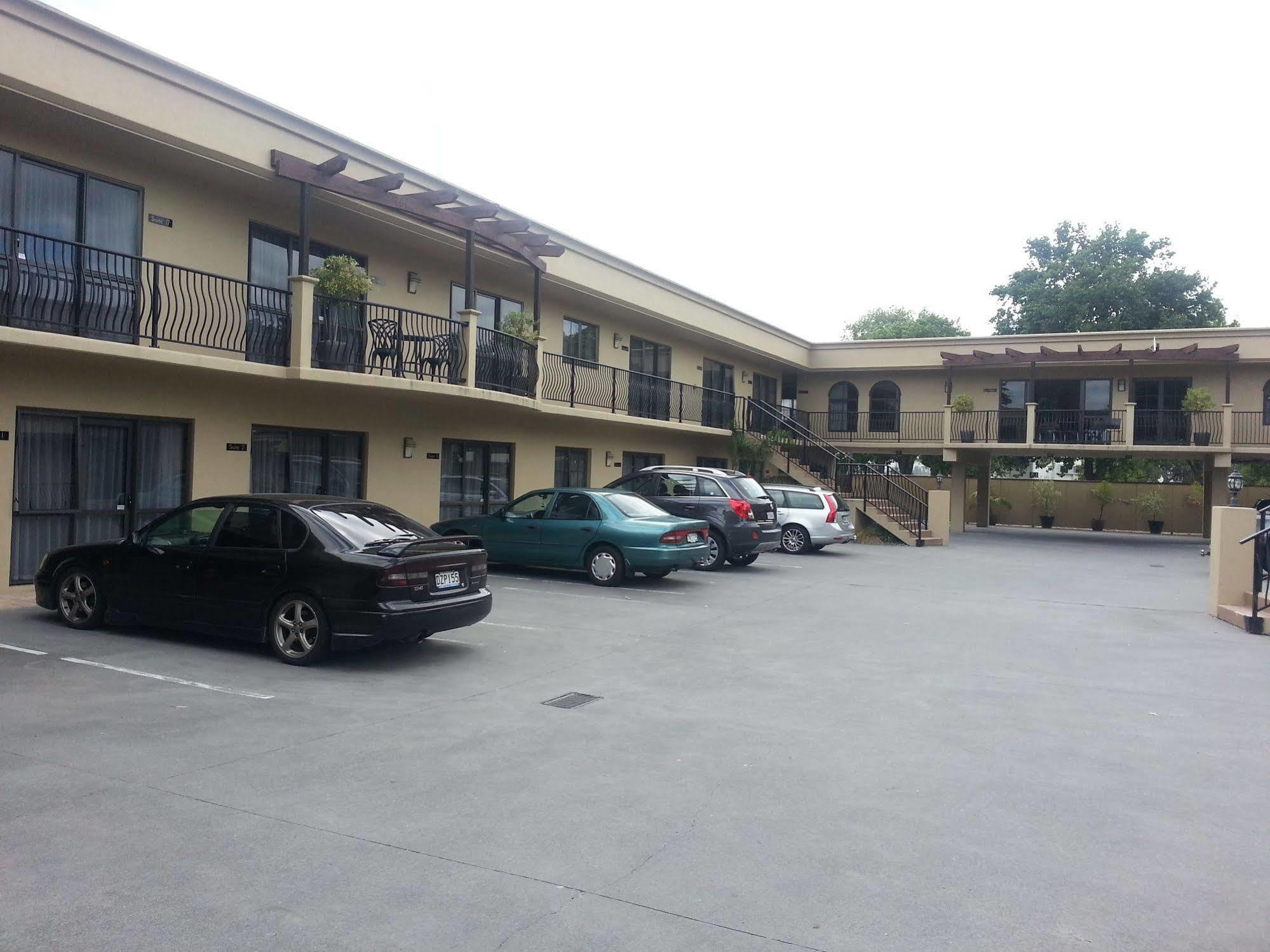 Stay 280 & Stay 284 Rotorua - Refurbished Modern Accommodation ภายนอก รูปภาพ